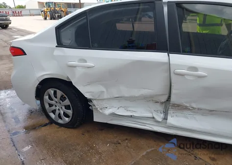 2022 Toyota Corolla Le z USA, uszkodzony, nr VIN 5YFEPMAE9NP365213